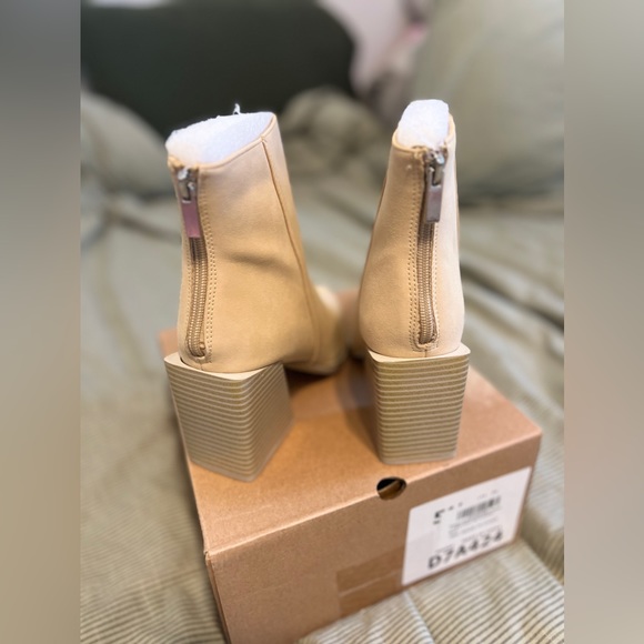 Unbranded Women’s Chelsea Ankle Boots - Picture 5 of 7